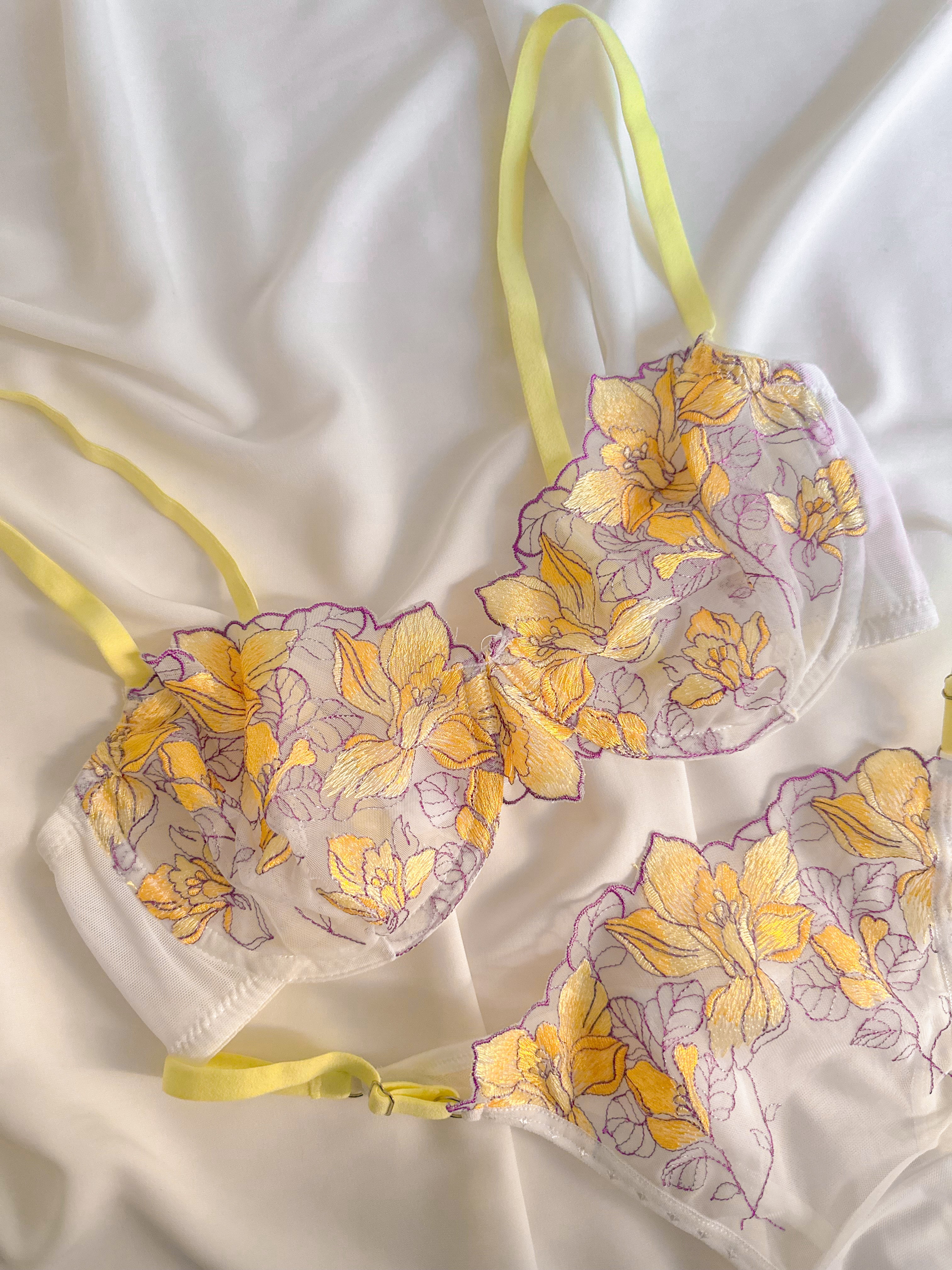 Lemon Flower Underwire Bra Set